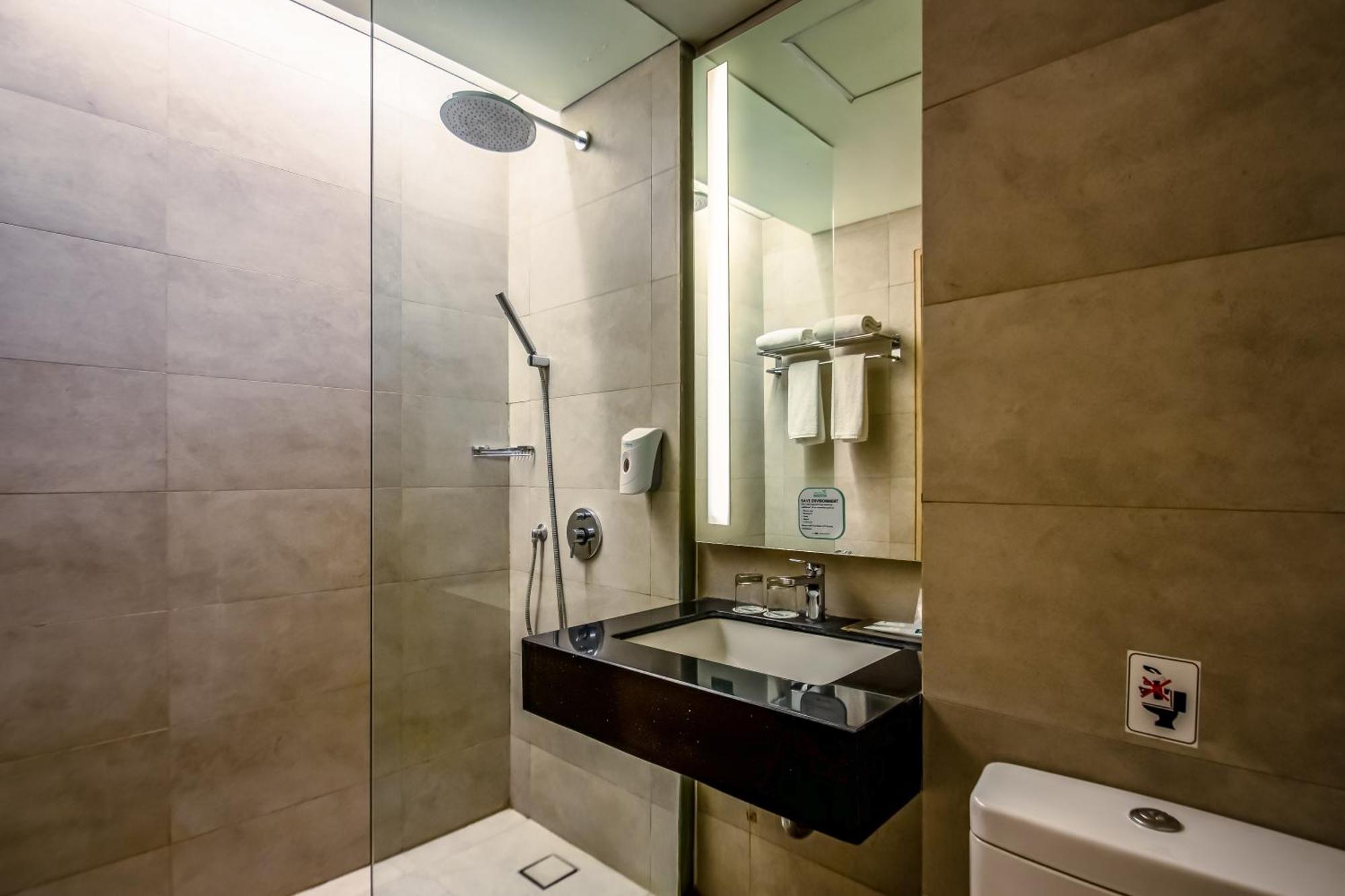 Hotel Ayola Lippo Cikarang Exterior photo