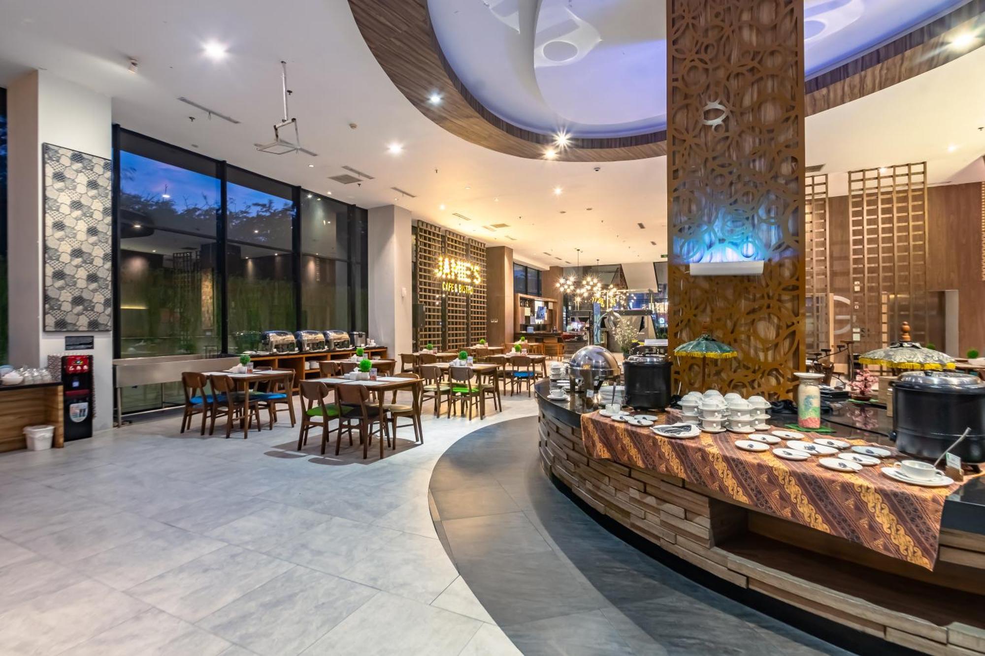 Hotel Ayola Lippo Cikarang Exterior photo